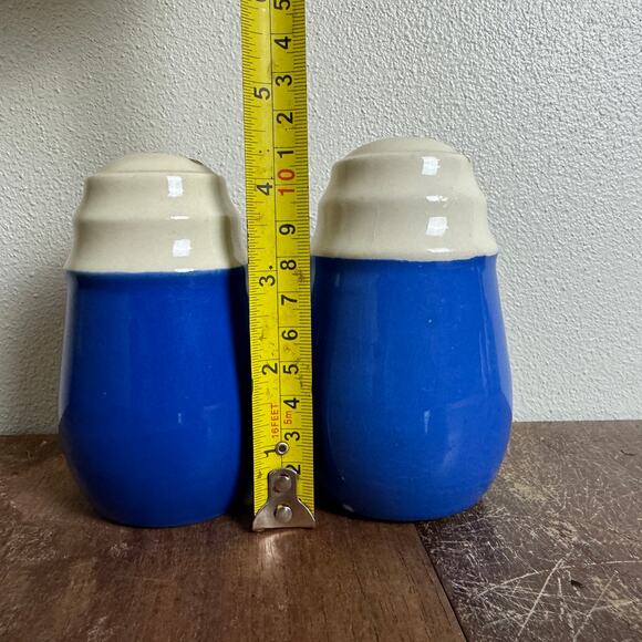 Heavy Stoneware‎ Large blue & white Salt and Pepper Shakers VINTAGE - Picture 3 of 9
